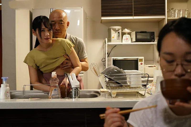 Gã chồng xxx con gái riêng của người vợ khi biết vợ yêu không thể sinh con cho mình