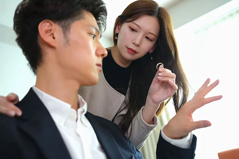 Cô vợ đi đi chơi, ông xã ở nhà bị nhỏ em người vợ gạ trả bài không trượt phát nào